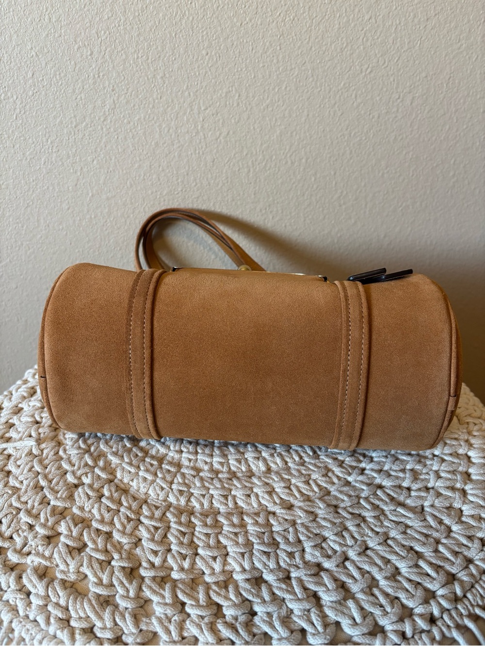 COACH Kisslock Barrel 28 in Caramel suede - Picture 4 of 7